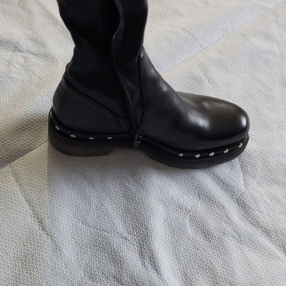 Over-The-Knee Leather Boots - Picture 2 of 16